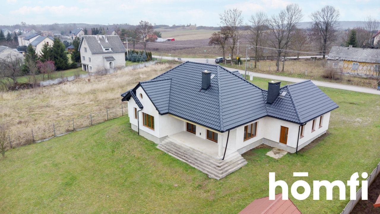 PIĘKNY PRZESTRONNY DOM Z BARDZO DUŻĄ DZIAŁKĄ - Dom - Sprzedaż - Kielecki, Morawica / Chmielowice