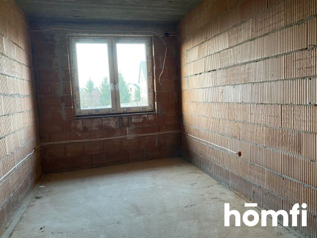 BEAUTIFUL SPACIOUS HOUSE WITH A VERY LARGE PLOT LOCATION - Дім - Продаж - Kielecki, Morawica / Chmielowice