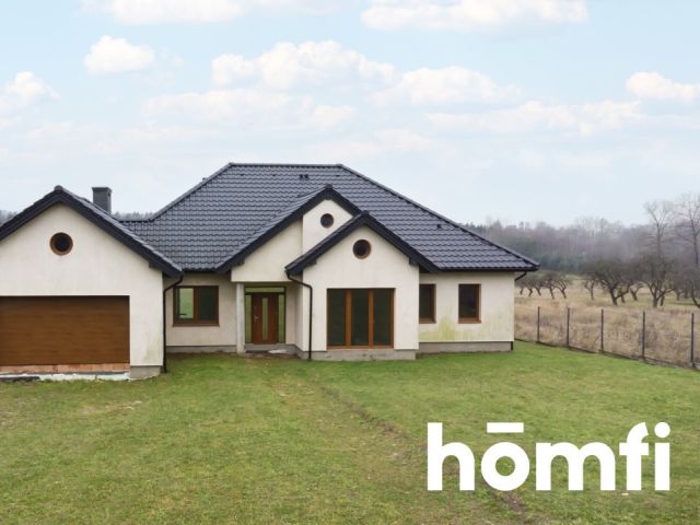 PIĘKNY PRZESTRONNY DOM Z BARDZO DUŻĄ DZIAŁKĄ - Dom - Sprzedaż - Kielecki, Morawica / Chmielowice