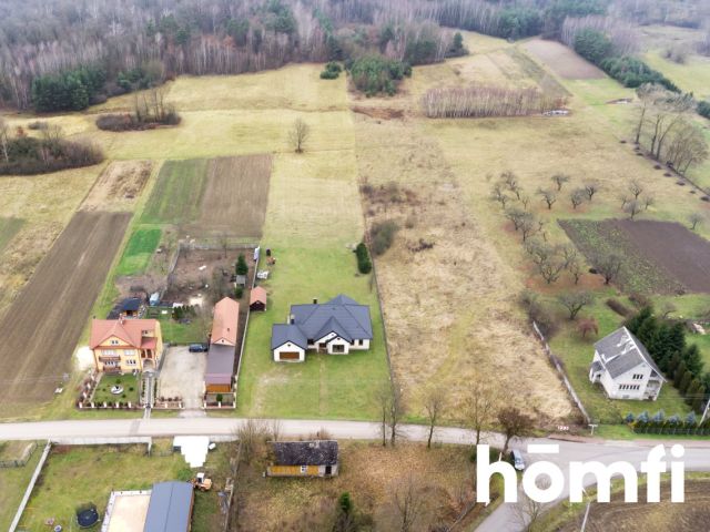 BEAUTIFUL SPACIOUS HOUSE WITH A VERY LARGE PLOT LOCATION - Дім - Продаж - Kielecki, Morawica / Chmielowice