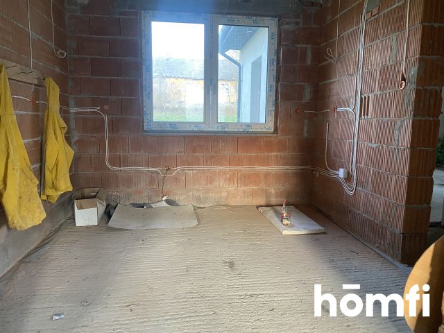 BEAUTIFUL SPACIOUS HOUSE WITH A VERY LARGE PLOT LOCATION - Дім - Продаж - Kielecki, Morawica / Chmielowice