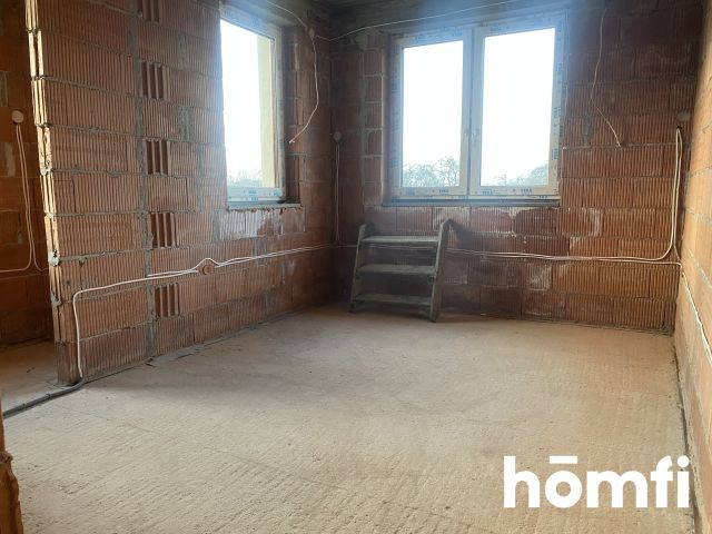 BEAUTIFUL SPACIOUS HOUSE WITH A VERY LARGE PLOT LOCATION - Дім - Продаж - Kielecki, Morawica / Chmielowice