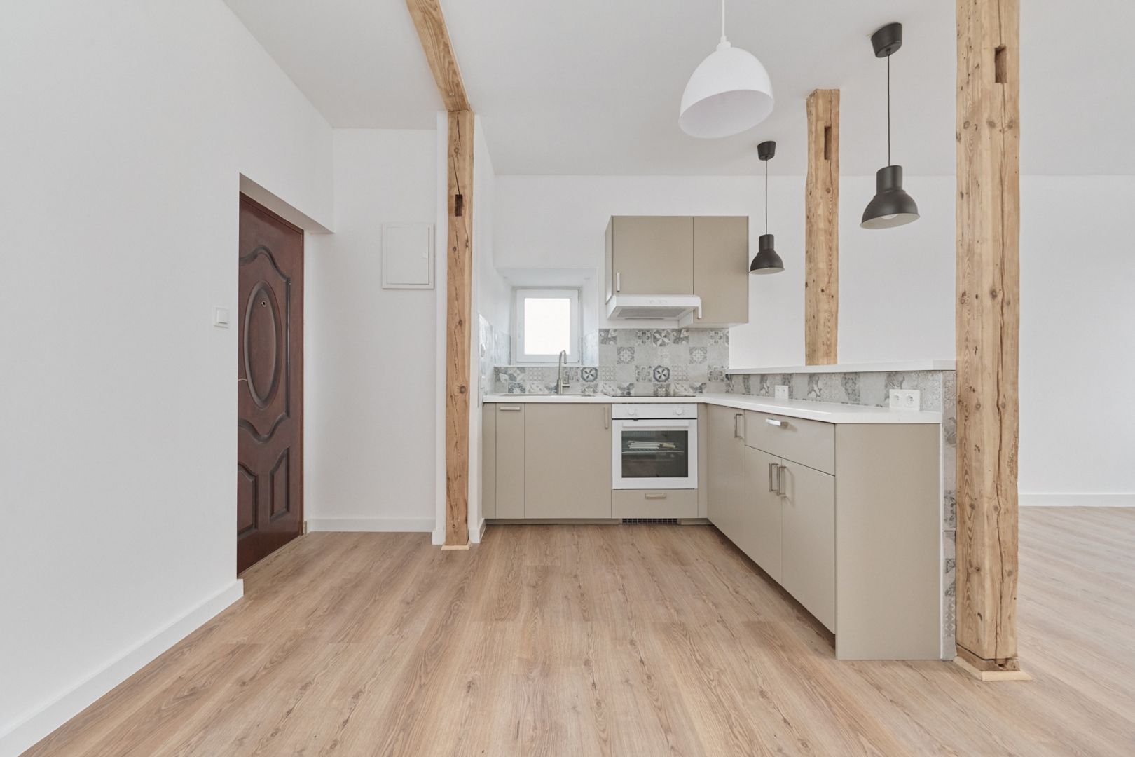 NEWLY RENOVATED APARTMENT IN KAMIENIEC WROCŁAWSKI - Apartment - Sale - Wrocławski, Czernica / Kamieniec Wrocławski