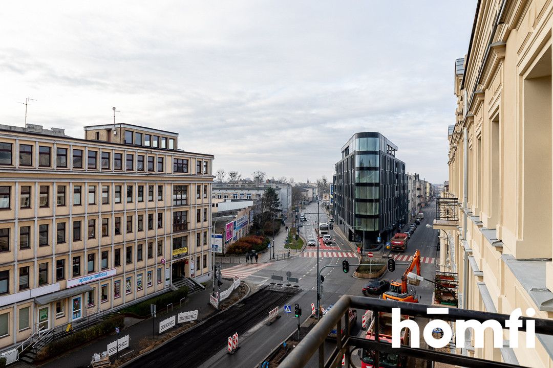 Stylowe 117,8 m² z piecem kaflowym i sztukateriami w sercu Łodzi - Mieszkanie - Sprzedaż - Łódź, Śródmieście