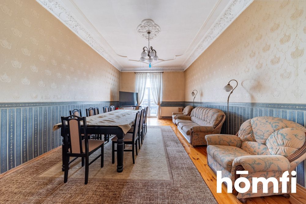 Stylowe 117,8 m² z piecem kaflowym i sztukateriami w sercu Łodzi - Mieszkanie - Sprzedaż - Łódź, Śródmieście