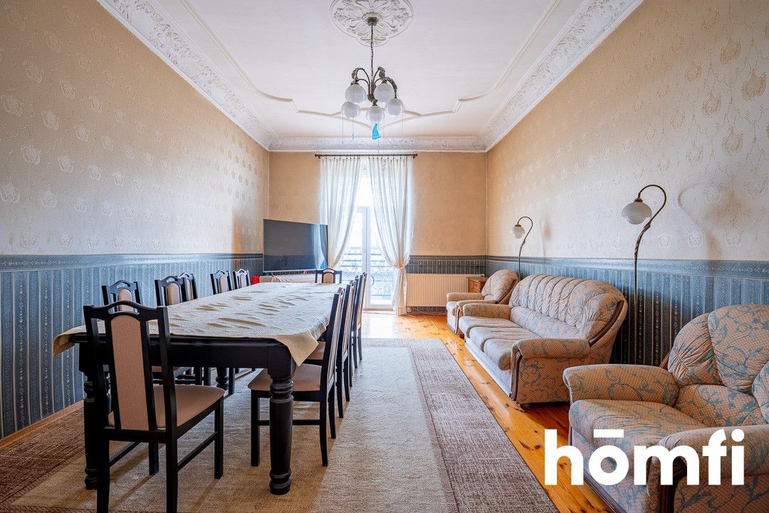 Stylowe 117,8 m² z piecem kaflowym i sztukateriami w sercu Łodzi - Mieszkanie - Sprzedaż - Łódź, Śródmieście