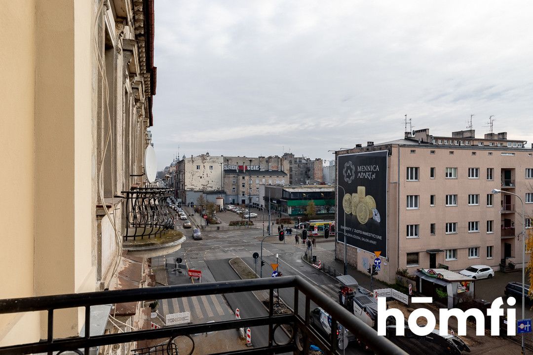 Stylowe 117,8 m² z piecem kaflowym i sztukateriami w sercu Łodzi - Mieszkanie - Sprzedaż - Łódź, Śródmieście