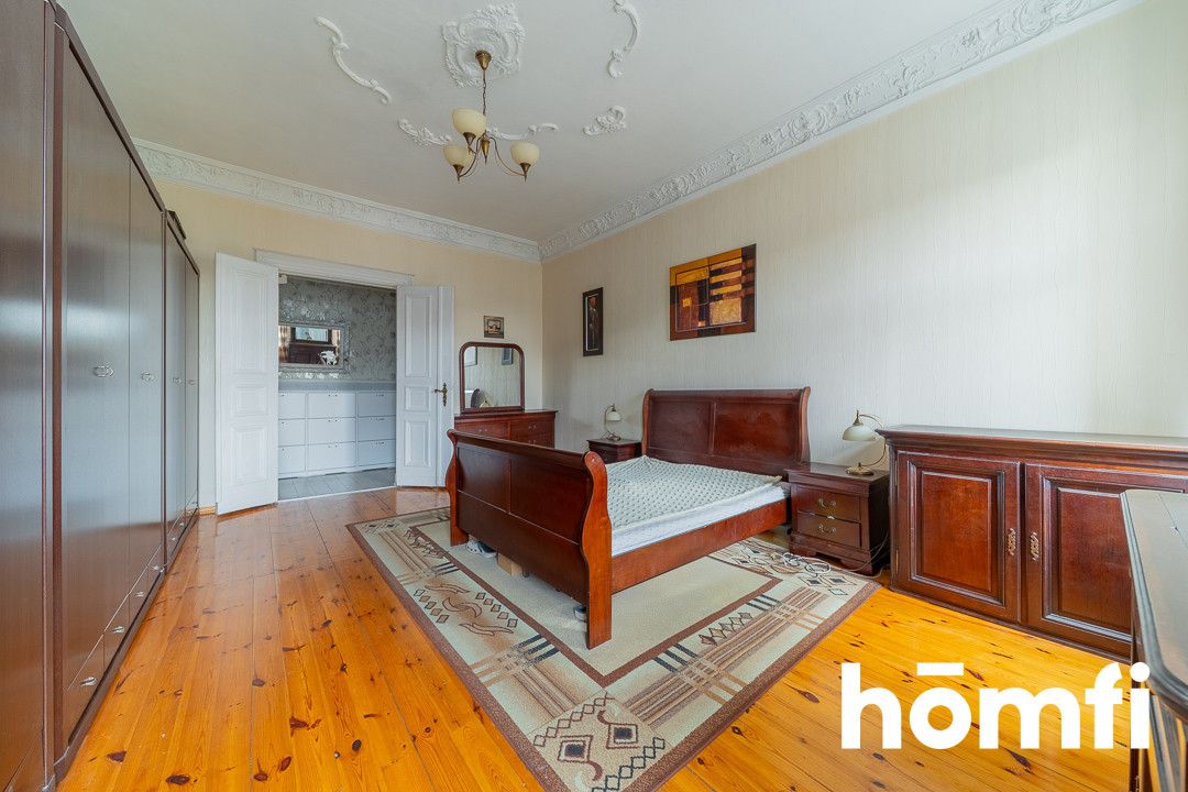 Stylish 117.8 m² Home with Original Stucco & Tiled Stove - Apartment - Sale - Łódź, Śródmieście