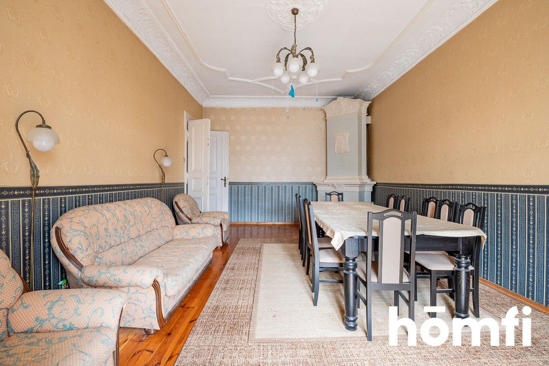 Stylowe 117,8 m² z piecem kaflowym i sztukateriami w sercu Łodzi - Mieszkanie - Sprzedaż - Łódź, Śródmieście