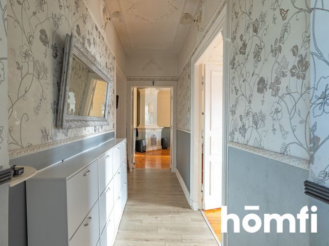 Stylish 117.8 m² Home with Original Stucco & Tiled Stove - Квартира - Продаж - Łódź, Śródmieście