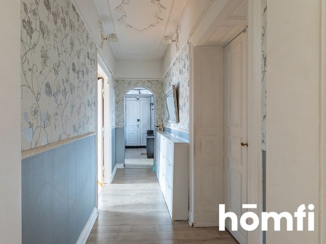 Stylish 117.8 m² Home with Original Stucco & Tiled Stove - Квартира - Продаж - Łódź, Śródmieście