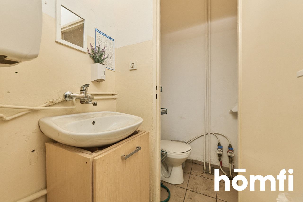 64 m2 premises with a display window, requiring renovation - Traugutta Street - Комерційне приміщення - Продаж - Wrocław, Krzyki