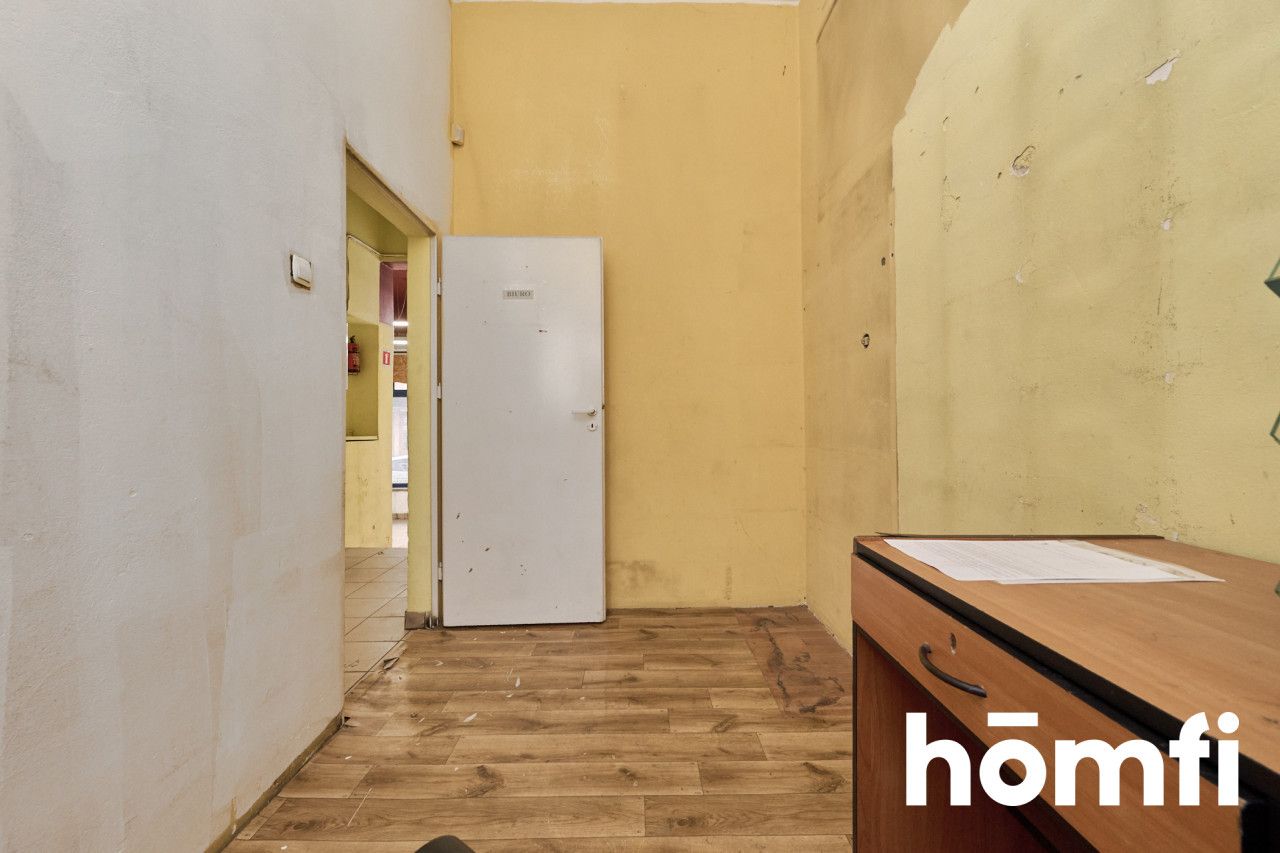 64 m2 premises with a display window, requiring renovation - Traugutta Street - Комерційне приміщення - Продаж - Wrocław, Krzyki