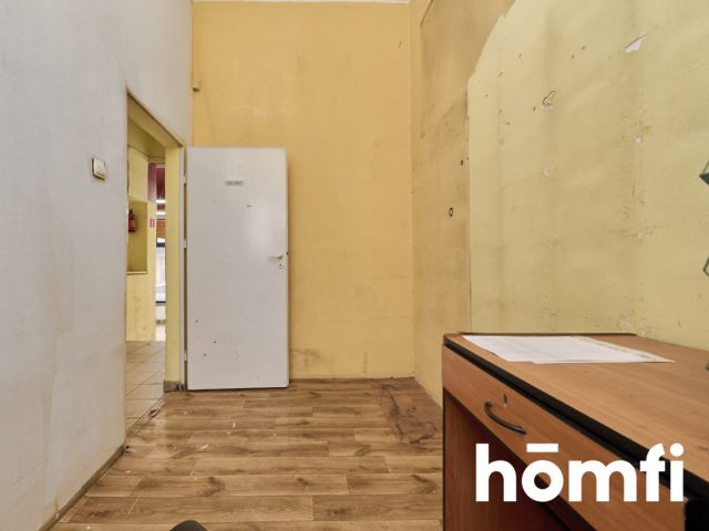 64 m2 premises with a display window, requiring renovation - Traugutta Street - Commercial premises - Sale - Wrocław, Krzyki