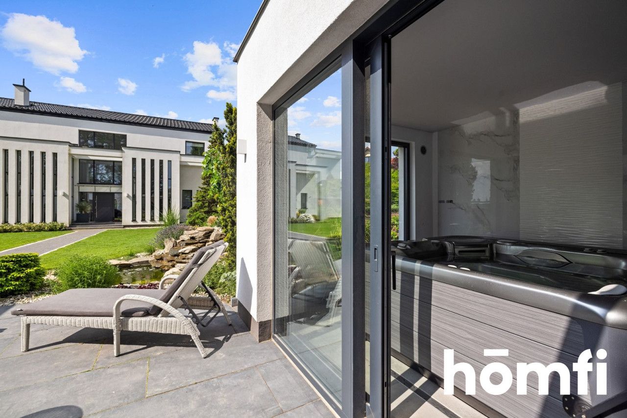 Suburban residence with a lake view - Дім - Продаж - Kartuski, Żukowo / Chwaszczyno