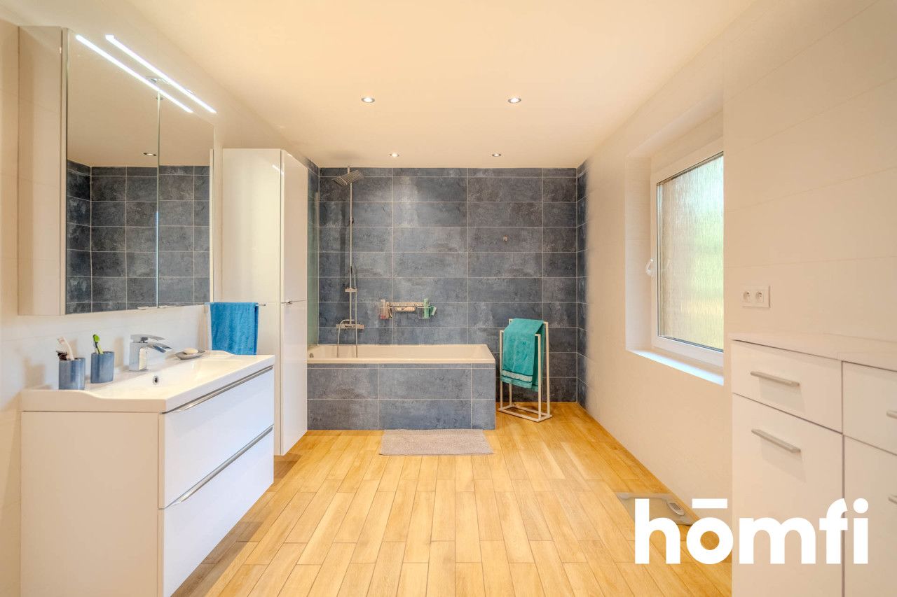 Trzykondygnacyjny dom z potencjałem w Nysie - Dom - Sprzedaż - Nyski, Nysa