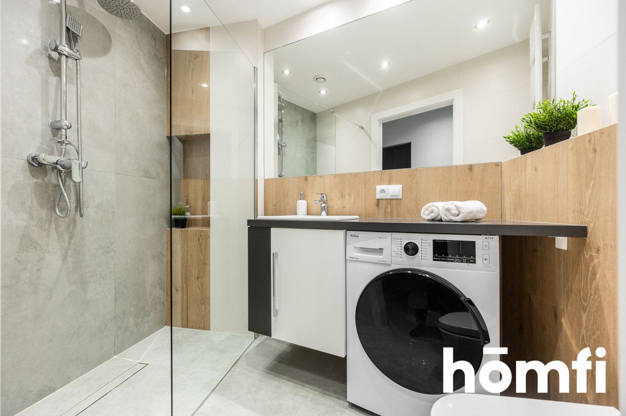 FOR RENT! APARTMENT WITH A VIEW OF THE FORUM HOTEL IN THE MODERN BARSKA 69 DEVELOPMENT - Apartment - Rent - Kraków, Podgórze / Dębniki