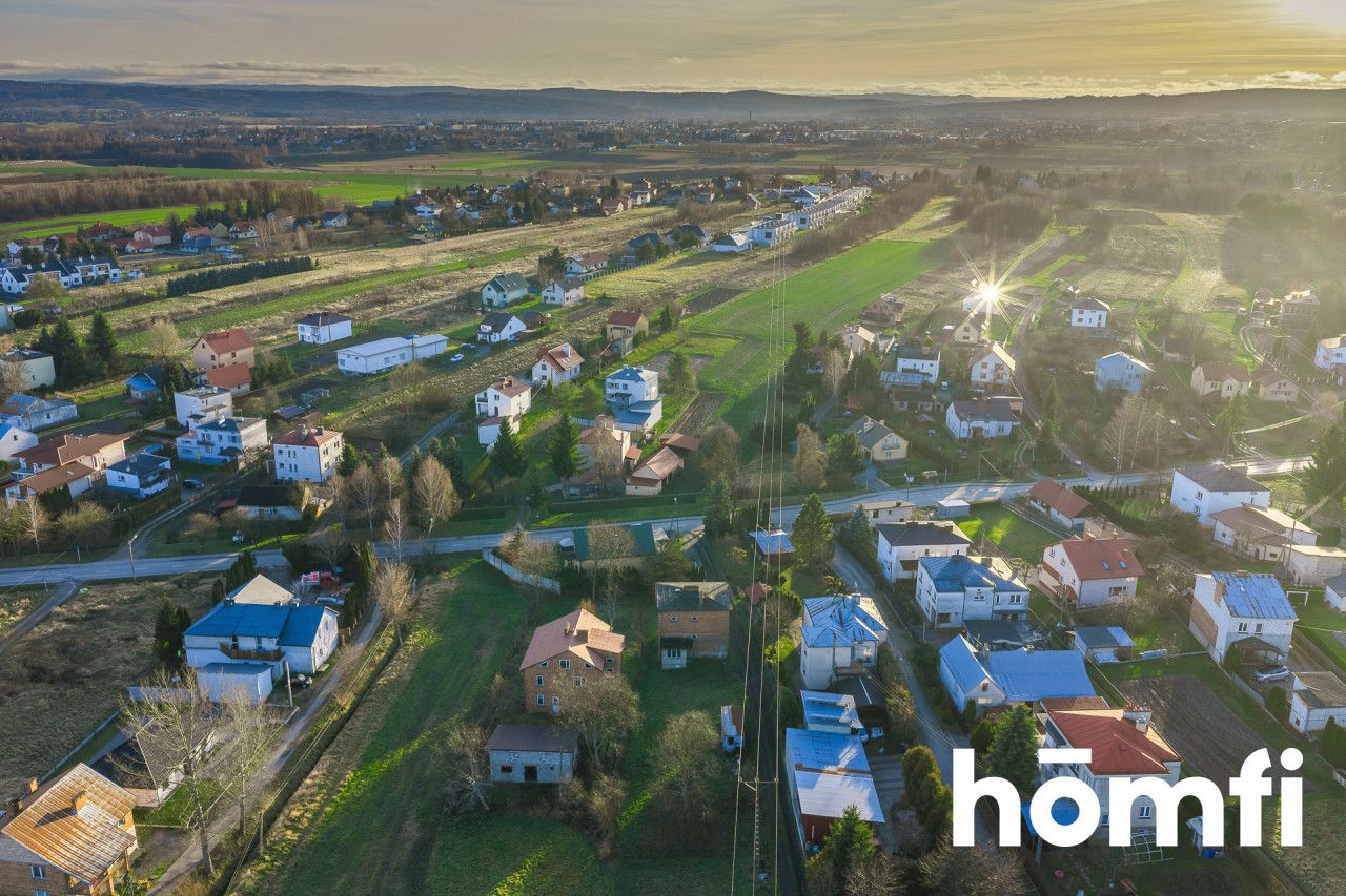 HOUSE FOR RENOVATION WITH INVESTMENT POTENTIAL - Дім - Продаж - Rzeszów, Zwięczyca