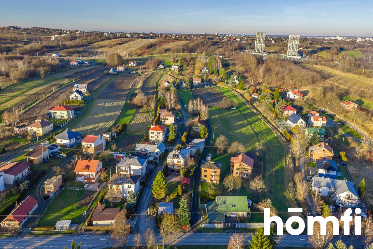 HOUSE FOR RENOVATION WITH INVESTMENT POTENTIAL - Дім - Продаж - Rzeszów, Zwięczyca