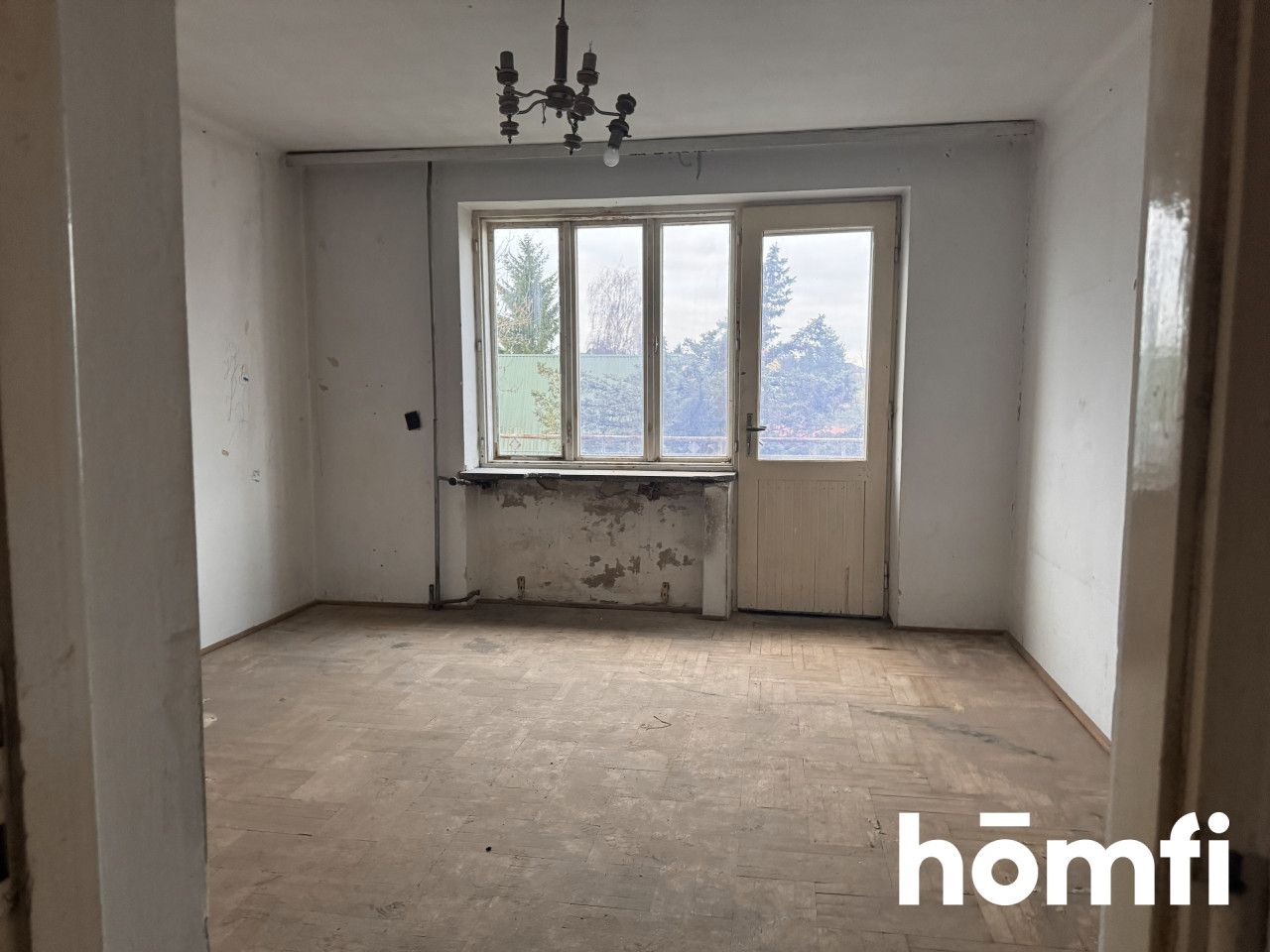 HOUSE FOR RENOVATION WITH INVESTMENT POTENTIAL - Дім - Продаж - Rzeszów, Zwięczyca