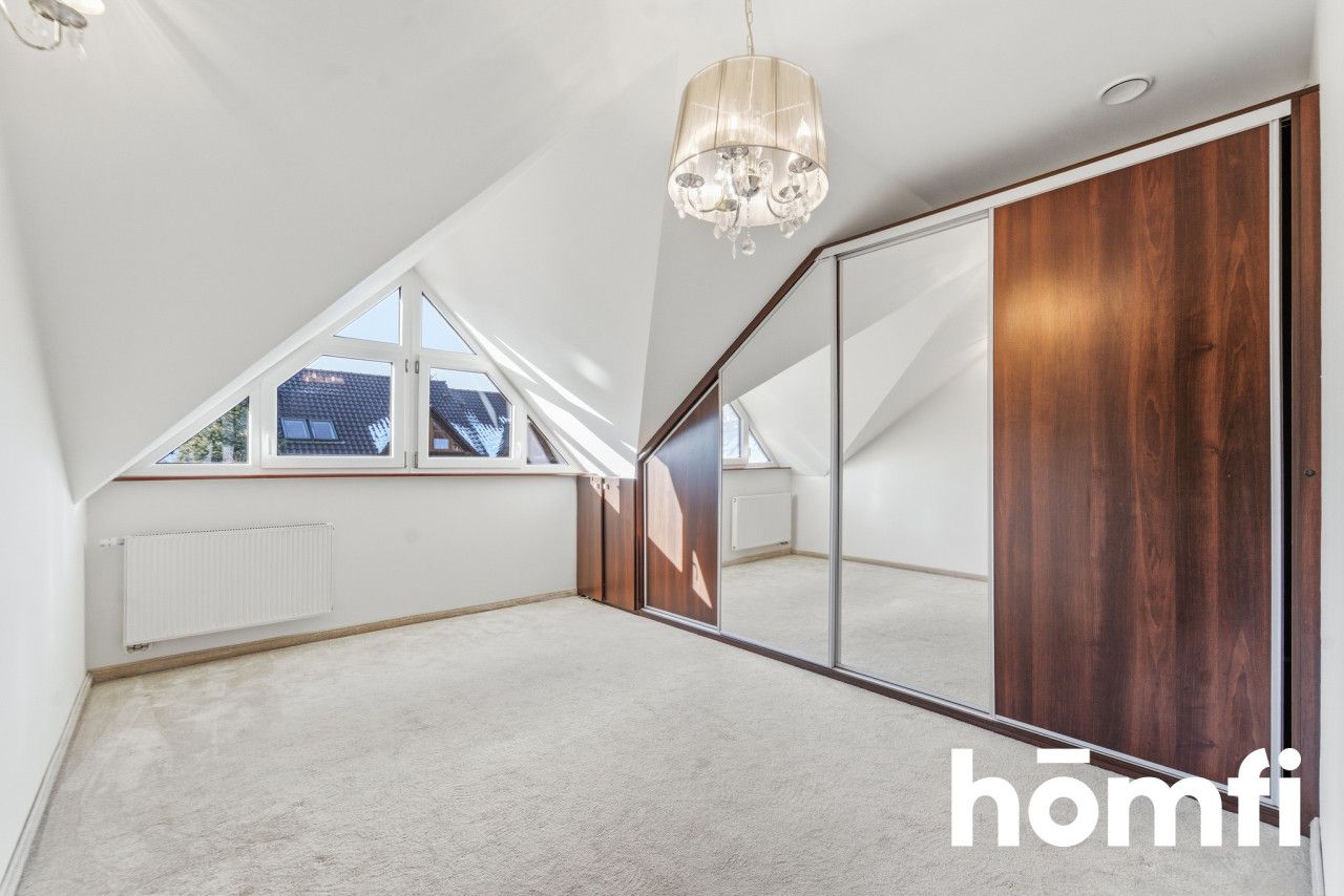 Ładny dom szeregowy z garażem i ogródkiem - Dom - Sprzedaż - Katowice, Podlesie