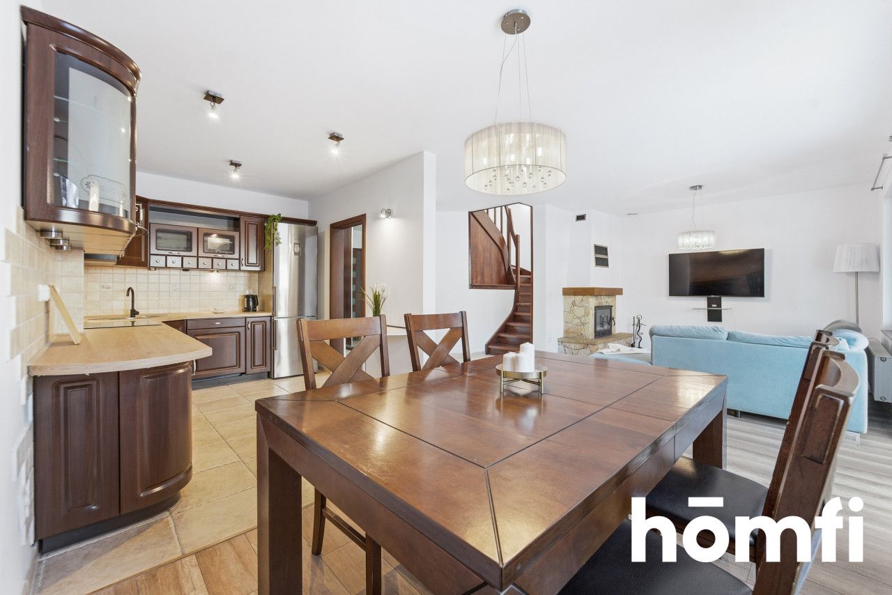 Ładny dom szeregowy z garażem i ogródkiem - Dom - Sprzedaż - Katowice, Podlesie