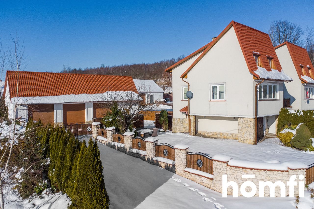 A COZY HOME IN THE HEART OF THE ŚWIĘTOKRZYSKIE MOUNTAINS - Дім - Продаж - Kielecki, Bieliny / Huta Nowa
