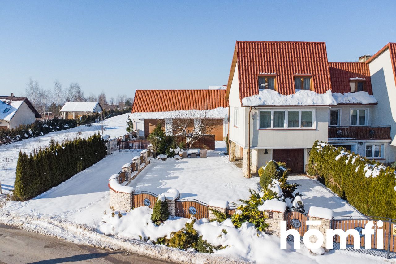 A COZY HOME IN THE HEART OF THE ŚWIĘTOKRZYSKIE MOUNTAINS - Дім - Продаж - Kielecki, Bieliny / Huta Nowa