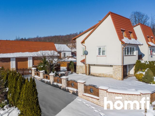 A COZY HOME IN THE HEART OF THE ŚWIĘTOKRZYSKIE MOUNTAINS - Дім - Продаж - Kielecki, Bieliny / Huta Nowa