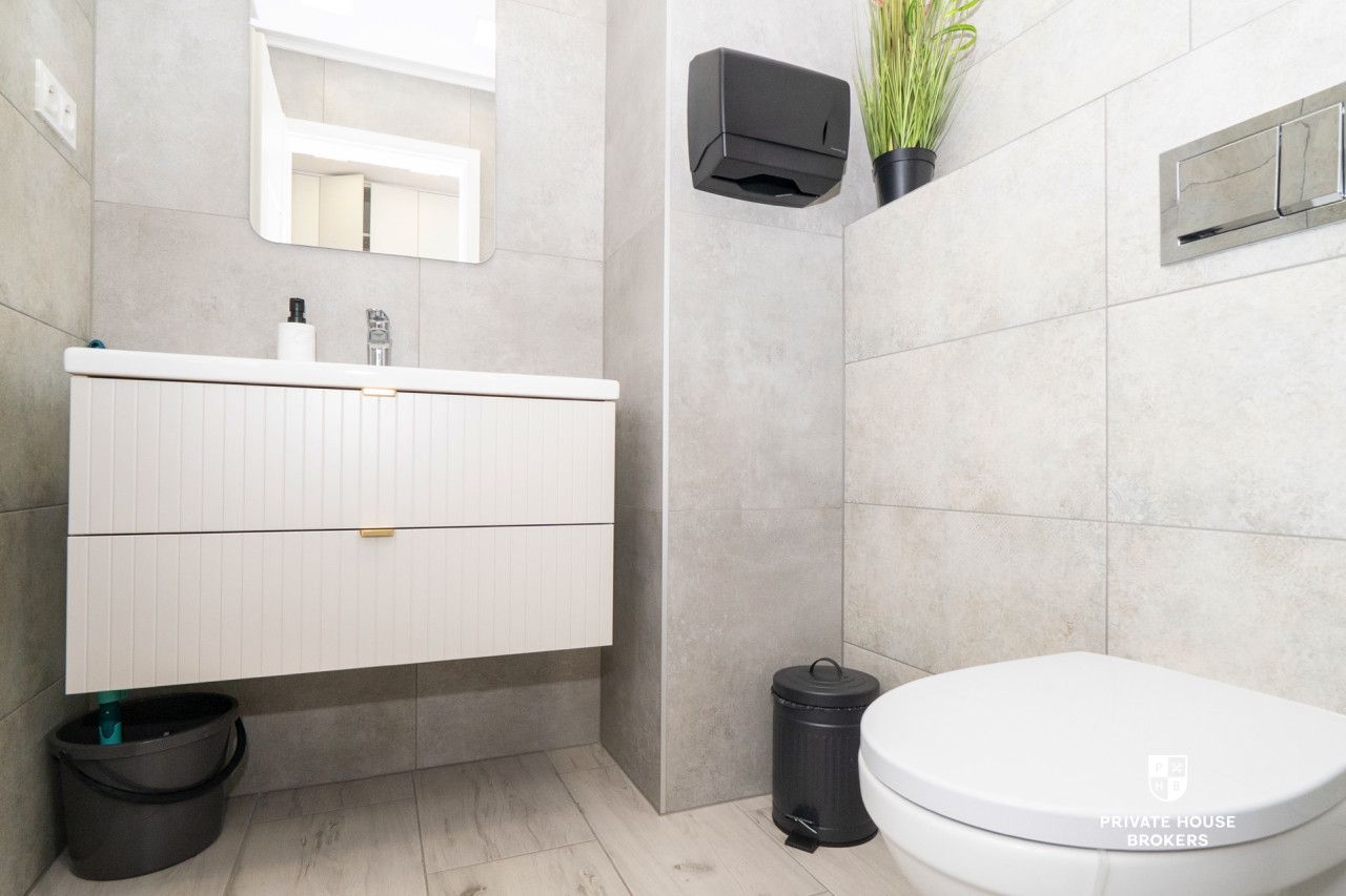 Commercial space for rent Nowohucka street 84 sqm - Commercial premises - Sale - Kraków, Podgórze