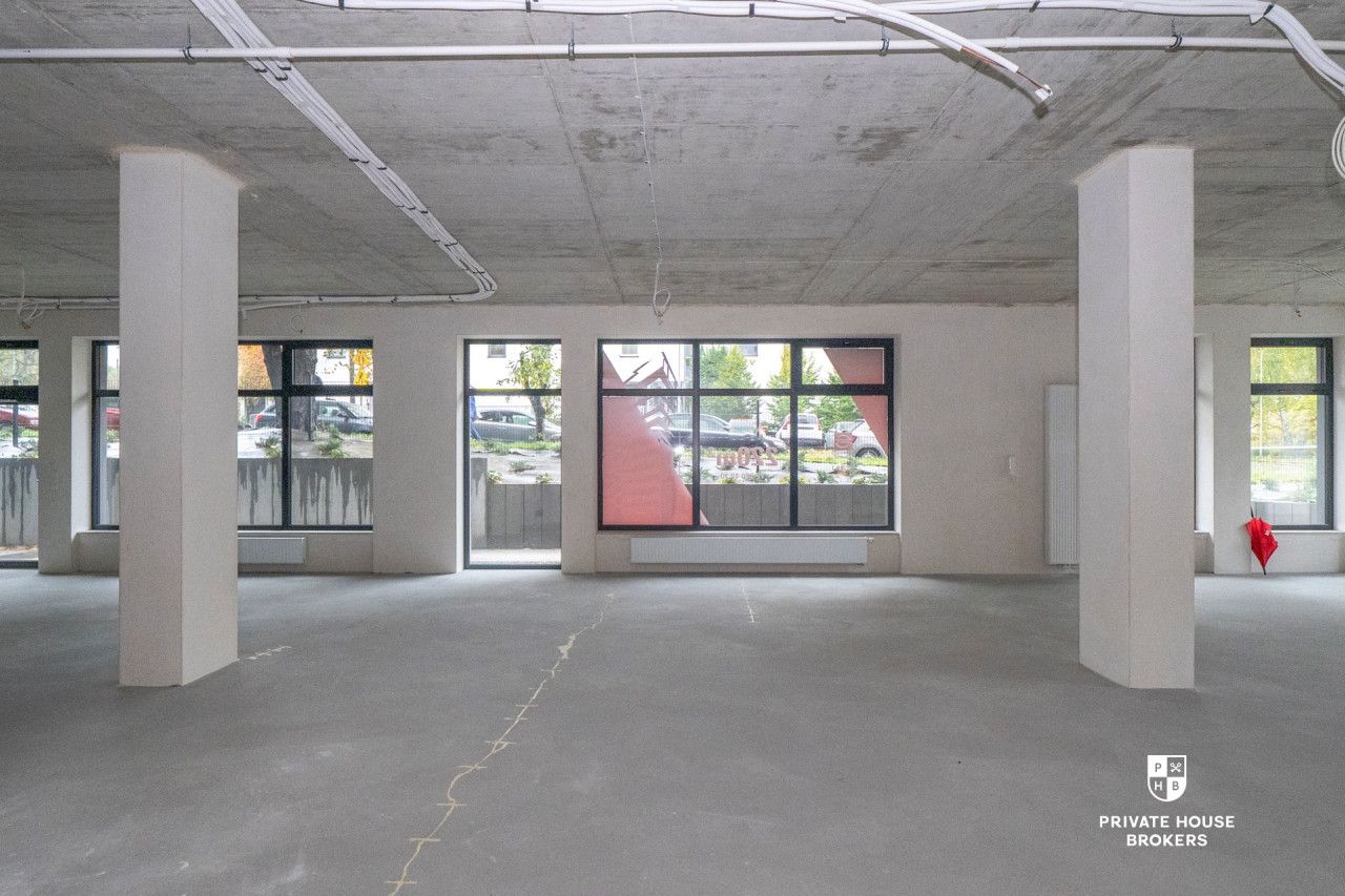 Commercial space for rent 220 sqm Republiki Korczakowskiej street - Commercial premises - Rent - Kraków, Podgórze