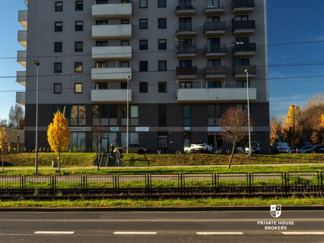 Lokal na sprzedaż z najemcą 223 mkw - Lokal użytkowy - Sprzedaż - Kraków, Nowa Huta