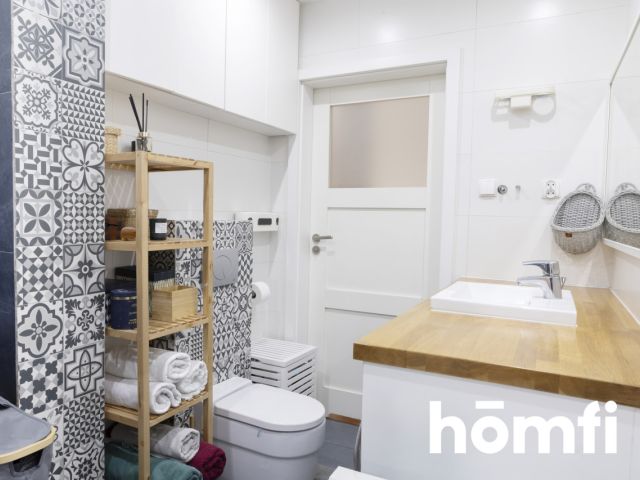 Spacious apartment with garage and storage room - Квартира - Продаж - Kielce, Herby