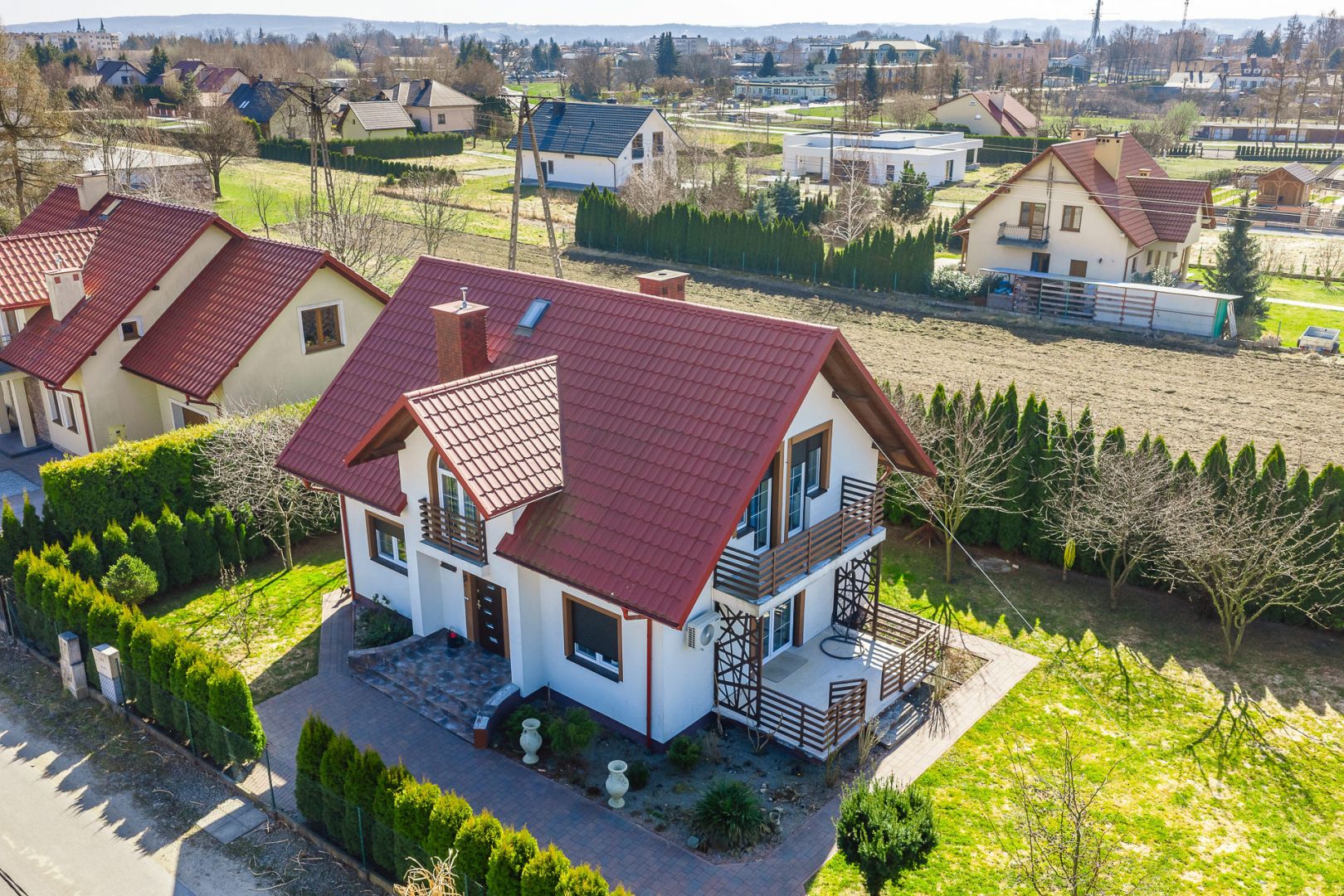 Dom wolnostojący z klimatyzacją i fotowoltaiką - Dom - Sprzedaż - Rzeszowski, Boguchwała