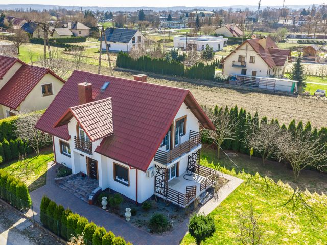 Detached house with air conditioning and photovoltaics - Дім - Продаж - Rzeszowski, Boguchwała