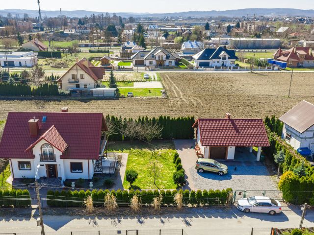 Detached house with air conditioning and photovoltaics - Дім - Продаж - Rzeszowski, Boguchwała