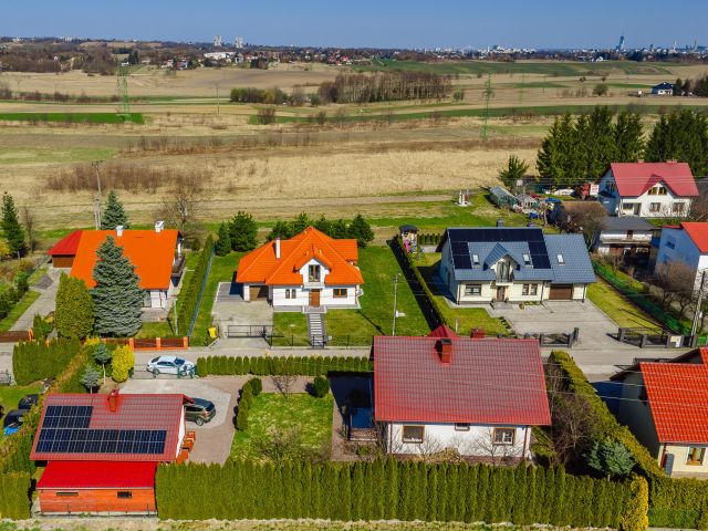Detached house with air conditioning and photovoltaics - Дім - Продаж - Rzeszowski, Boguchwała