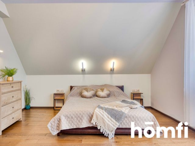 Dom wolnostojący z klimatyzacją i fotowoltaiką - Dom - Sprzedaż - Rzeszowski, Boguchwała