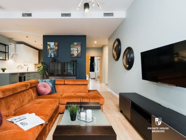 Spacious three-room apartment with balcony, Wielopole Street. - Apartment - Rent - Kraków, Śródmieście / Stare Miasto