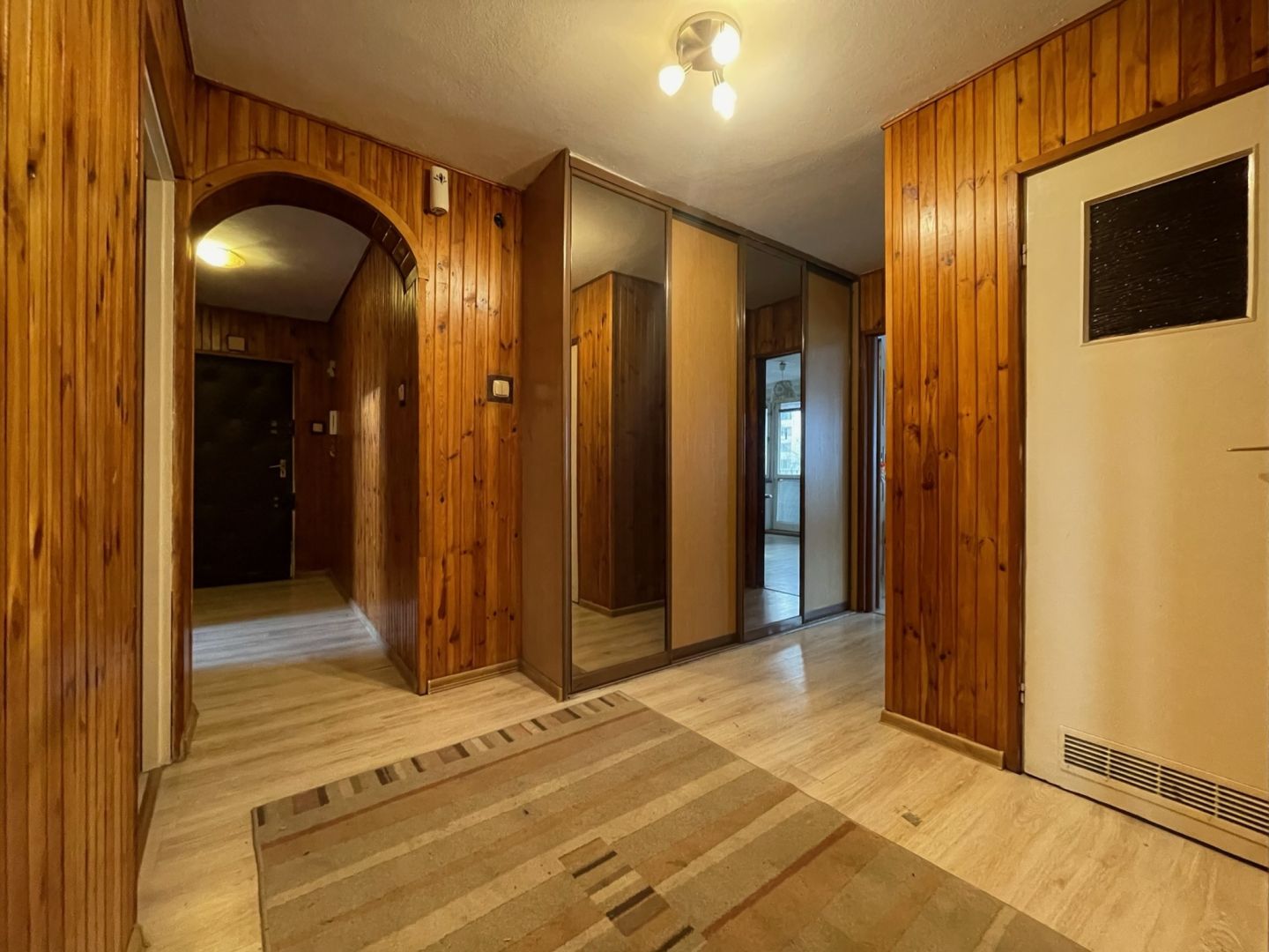 3-Room Apartment with Separate Kitchen – Renovation Opportunity – Praga, 70m2 - Apartment - Sale - Warszawa, Praga-Południe