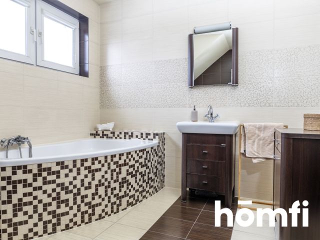 HOUSE READY TO MOVE IN, 10 KM FROM KIELCE - Дім - Продаж - Kielecki, Piekoszów