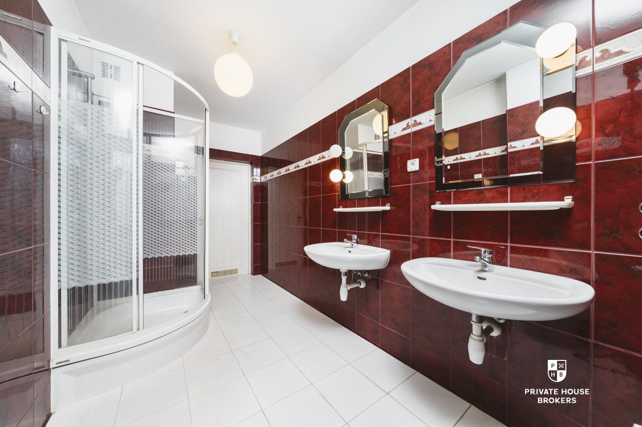 House for renovation on 10 acres plot - perfect location - Księcia Józefa street - House - Sale - Kraków, Krowodrza / Bielany