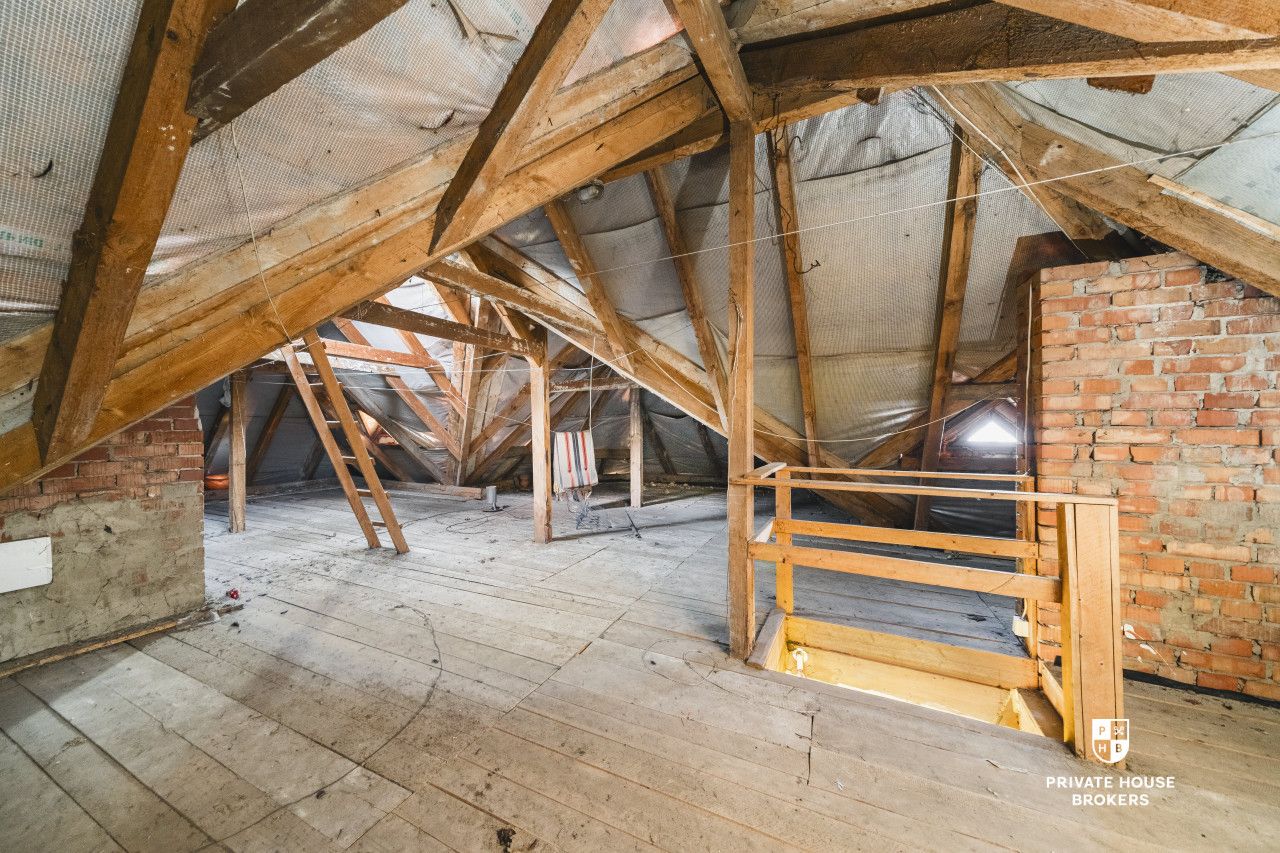 House for renovation on 10 acres plot - perfect location - Księcia Józefa street - House - Sale - Kraków, Krowodrza / Bielany