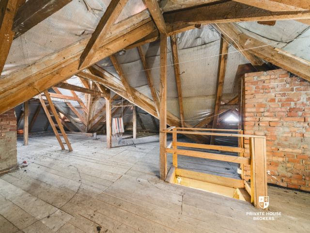 House for renovation on 10 acres plot - perfect location - Księcia Józefa street - House - Sale - Kraków, Krowodrza / Bielany