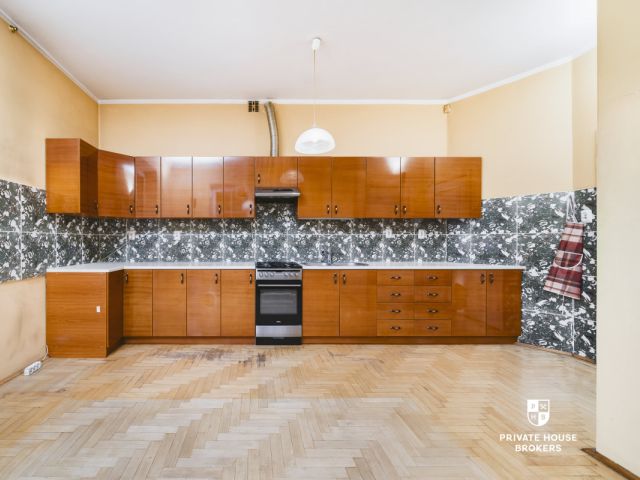 House for renovation on 10 acres plot - perfect location - Księcia Józefa street - House - Sale - Kraków, Krowodrza / Bielany