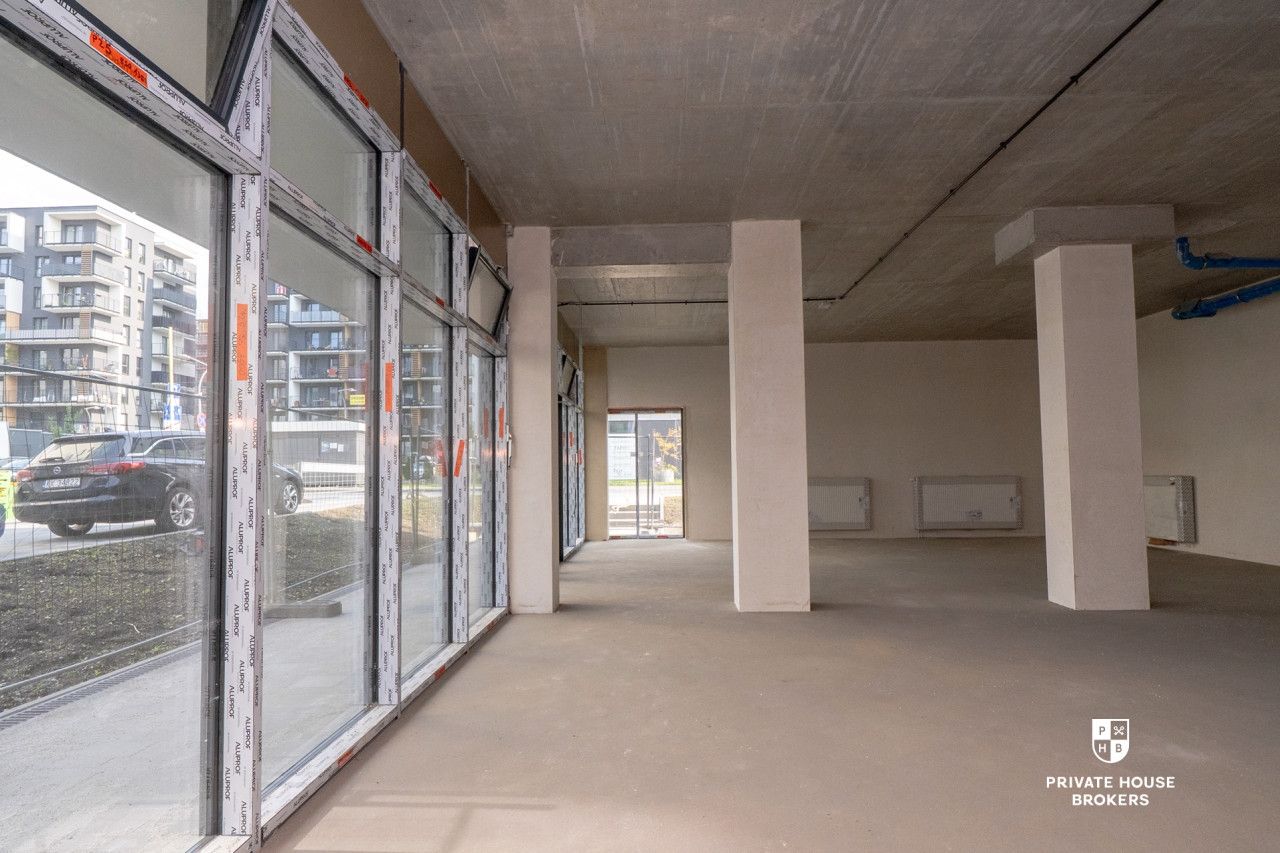 Commercial space for sell 157 sqm Powstańców street - Комерційне приміщення - Продаж - Kraków, Nowa Huta