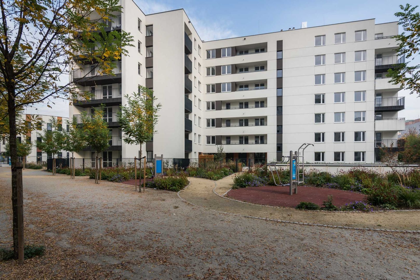 FOR RENT!! SPACIOUS STUDIO WITH A GARDEN Additionally, a parking space included / AVIA / CZYŻYNY - Квартира - Оренда - Kraków, Nowa Huta / Czyżyny