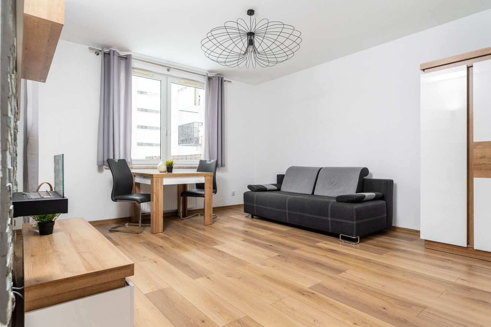 FOR RENT!! SPACIOUS STUDIO WITH A GARDEN Additionally, a parking space included / AVIA / CZYŻYNY - Квартира - Оренда - Kraków, Nowa Huta / Czyżyny