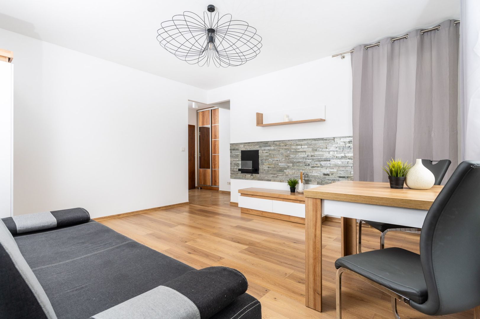 FOR RENT!! SPACIOUS STUDIO WITH A GARDEN Additionally, a parking space included / AVIA / CZYŻYNY - Квартира - Оренда - Kraków, Nowa Huta / Czyżyny