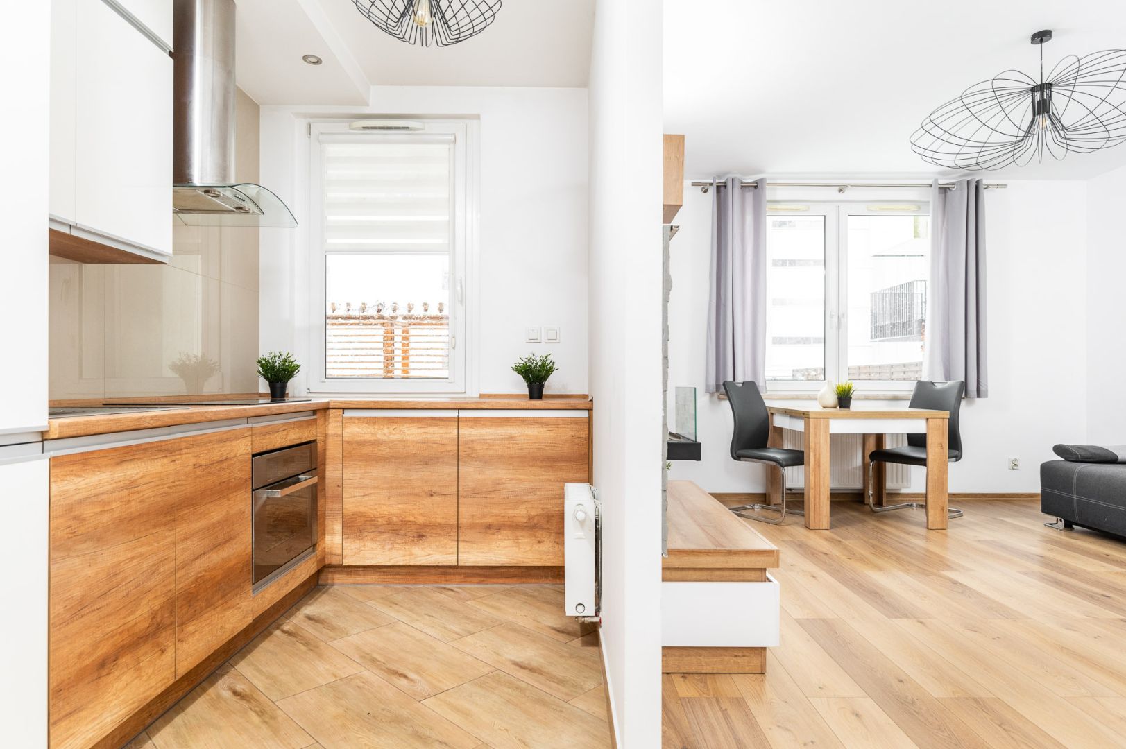 FOR RENT!! SPACIOUS STUDIO WITH A GARDEN Additionally, a parking space included / AVIA / CZYŻYNY - Квартира - Оренда - Kraków, Nowa Huta / Czyżyny